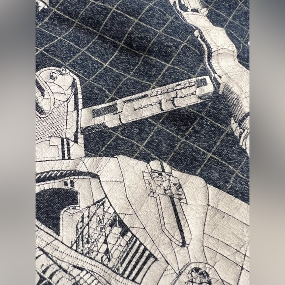 Star Trek U.S.S Enterprise Tshirt Size Medium - Picture 6 of 7